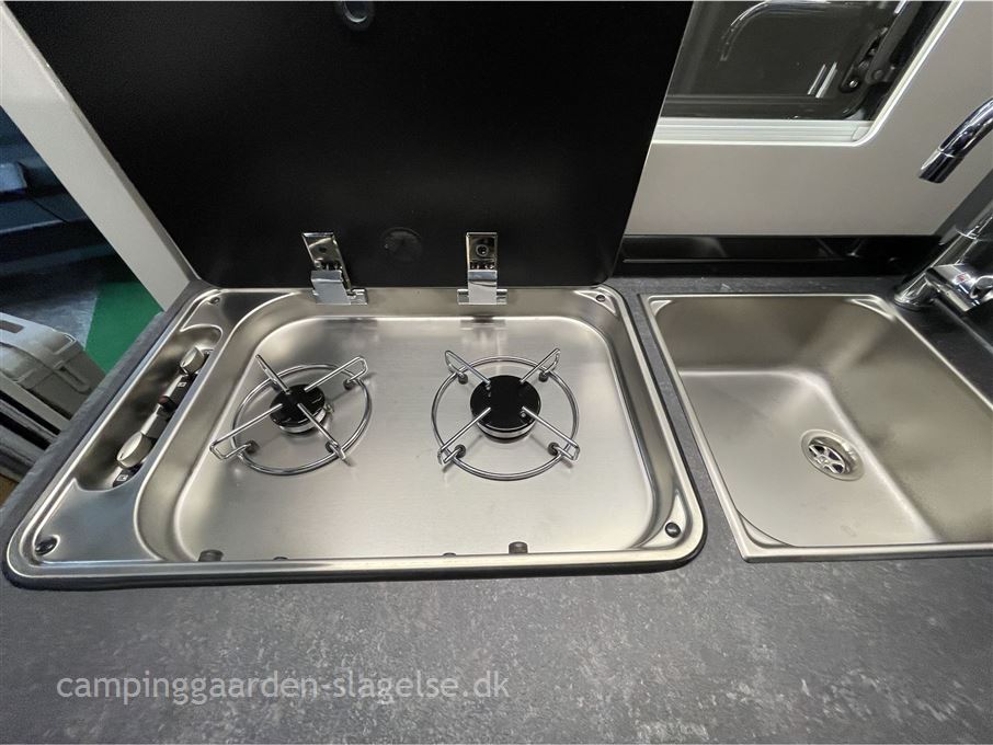 Adria Coral AXESS S600 SL