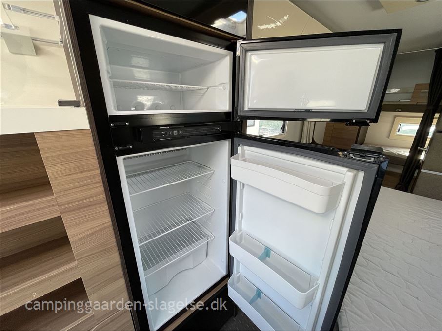 Adria Alpina 663 UK