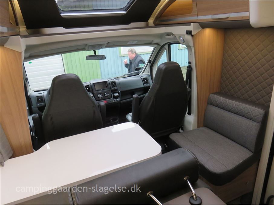 Adria Coral AXESS S 670 SL