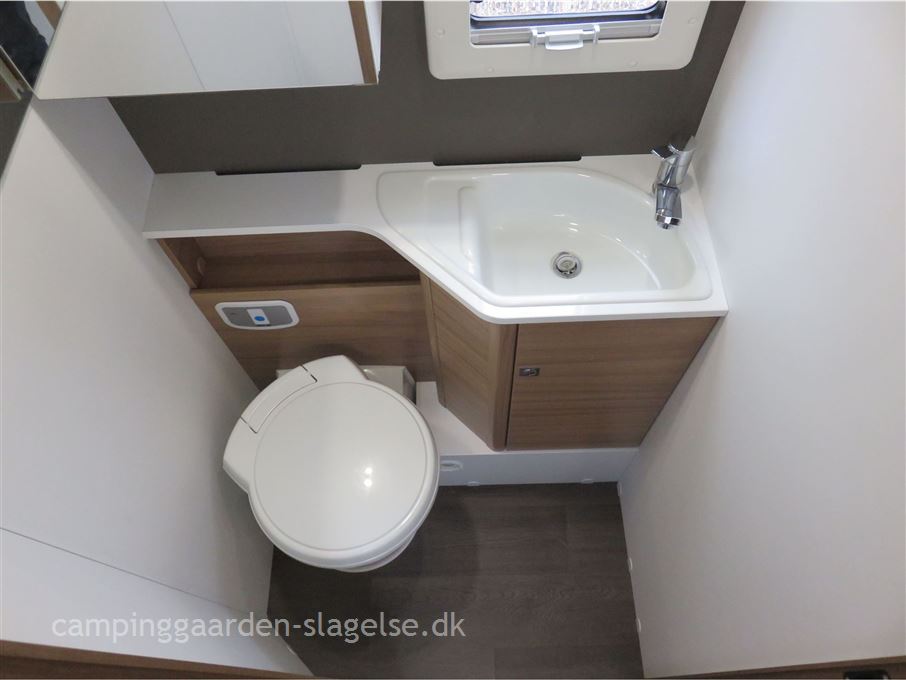 Adria Coral AXESS S 670 SL