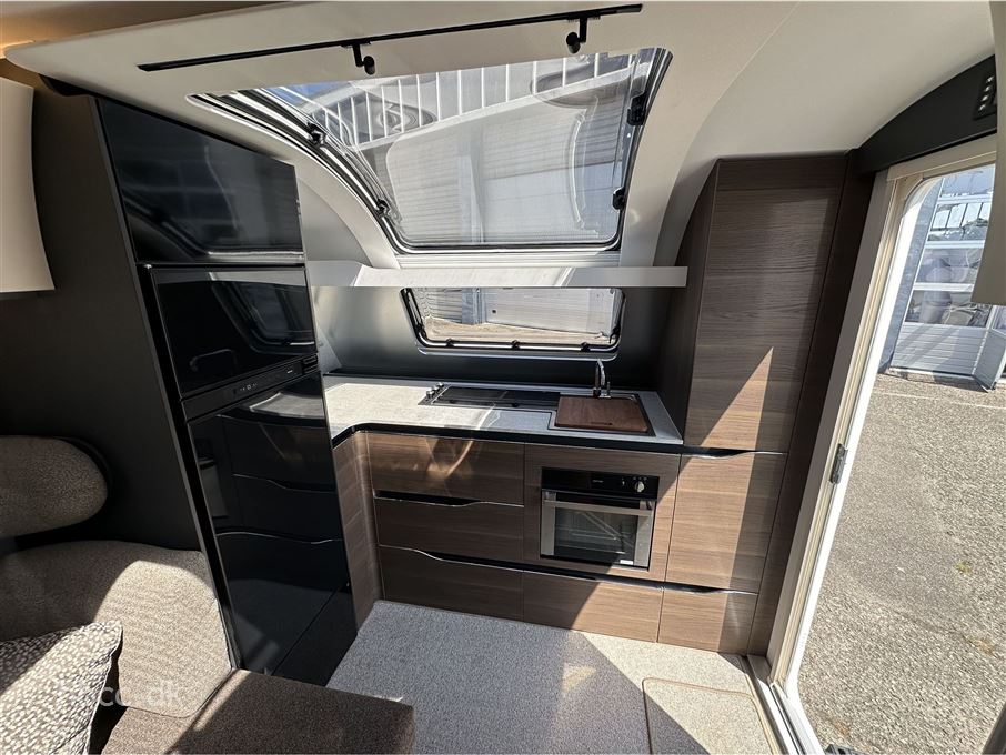 Adria Alpina 663 HT