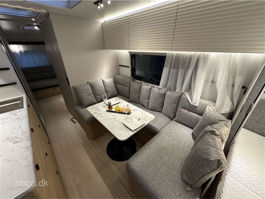 Adria Adora 673 PK Twin