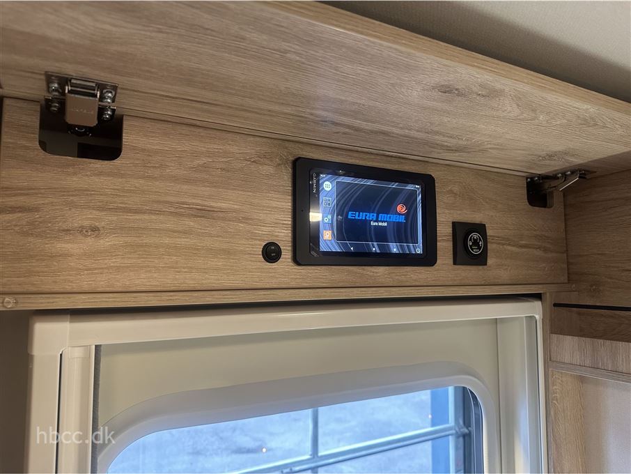 Euramobil Xtura 686 EF