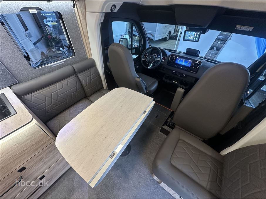 Euramobil Xtura 686 EF