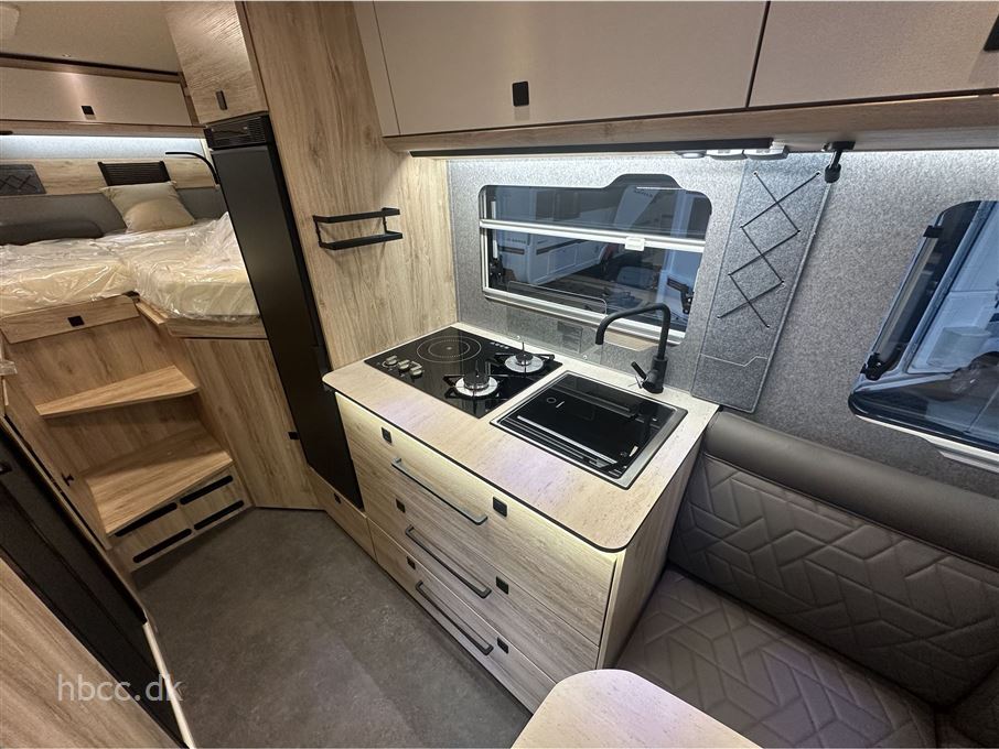 Euramobil Xtura 686 EF