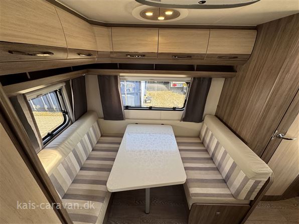 Hobby De Luxe 440 SF 30EG