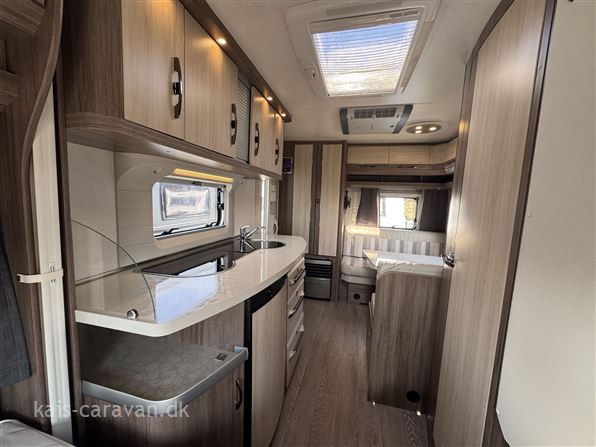 Hobby De Luxe 440 SF 30EG