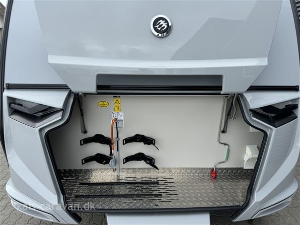Knaus Südwind 460 Black Selection