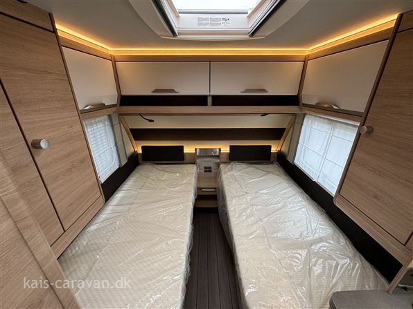 Knaus Südwind 460 Black Selection