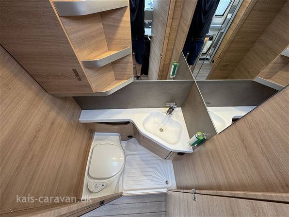 Knaus Südwind 460 Black Selection