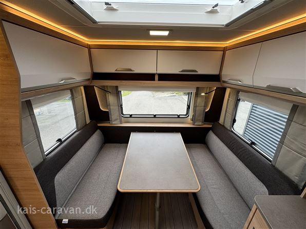 Knaus Südwind 460 Black Selection