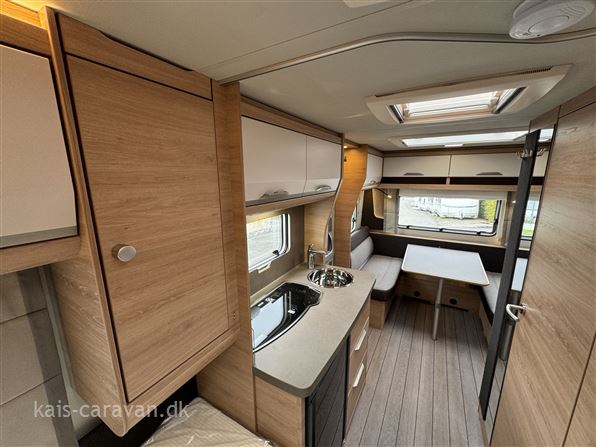 Knaus Südwind 460 Black Selection