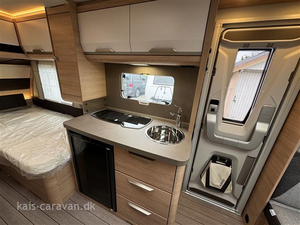 Knaus Südwind 460 Black Selection