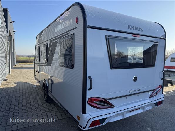 Knaus Südwind 460 Black Selection