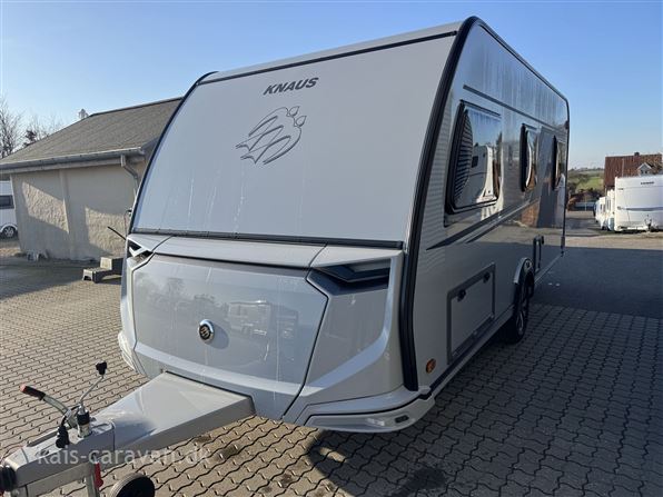 Knaus Südwind 460 Black Selection