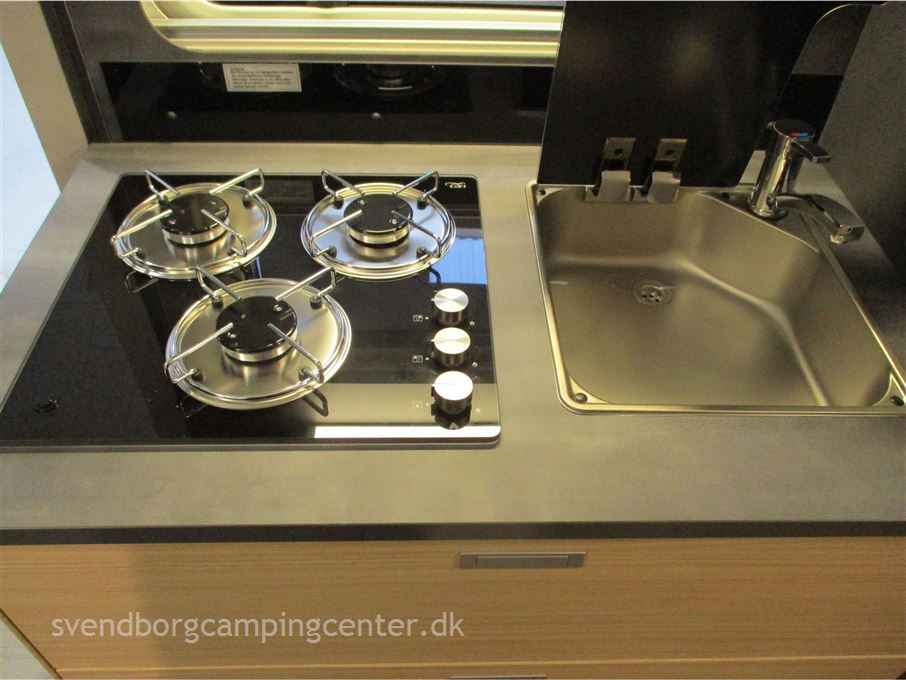 Hobby Optima De Luxe T 65 GE aut.