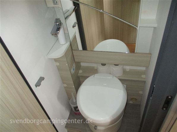 Adria Twin 600 SPX Plus
