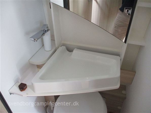 Adria Twin 600 SPX Plus