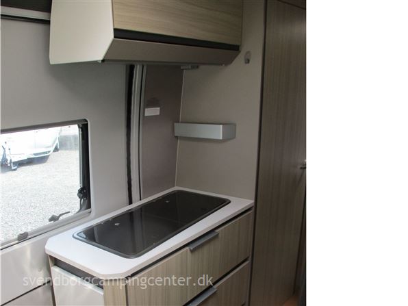 Adria Twin 600 SPX Plus