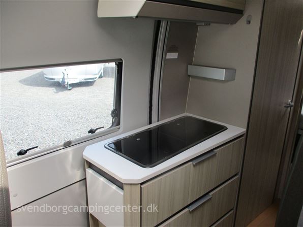 Adria Twin 600 SPX Plus