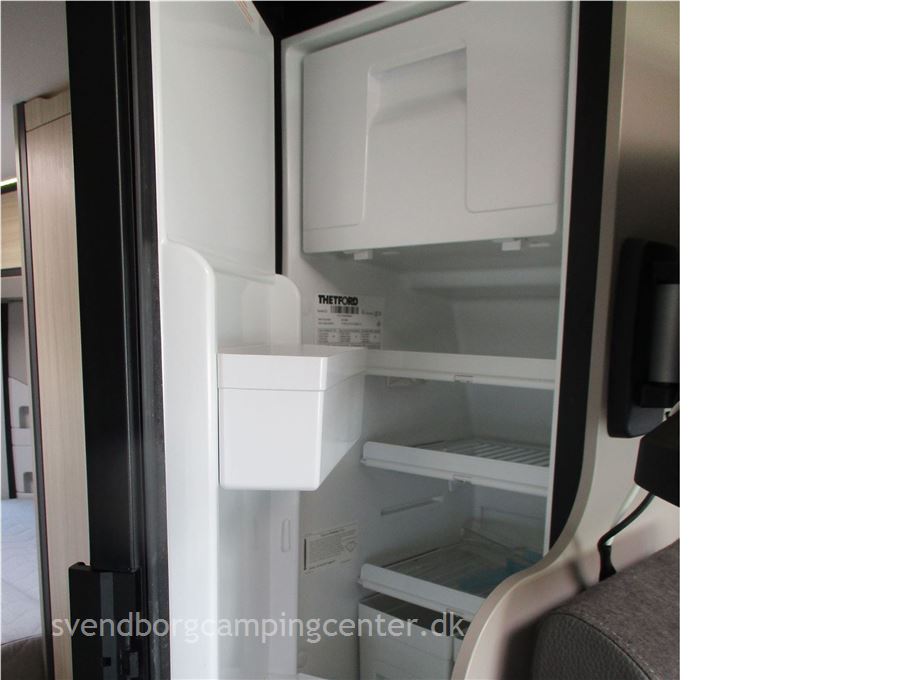 Adria Twin 600 SPX Plus