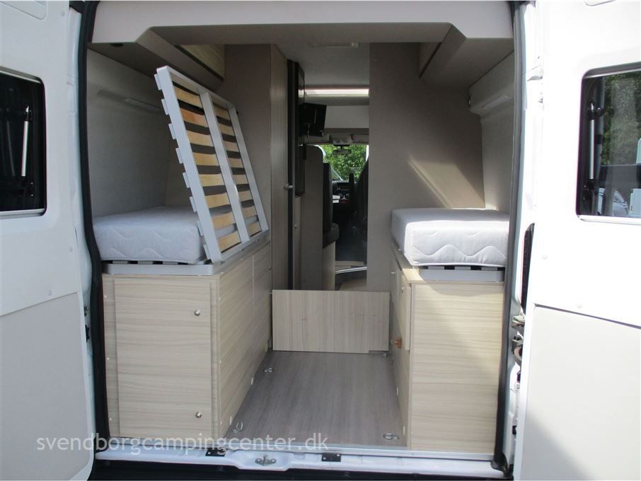 Adria Twin 600 SPX Plus
