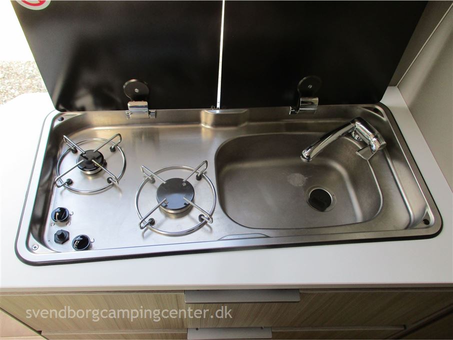 Adria Twin 600 SPX Plus