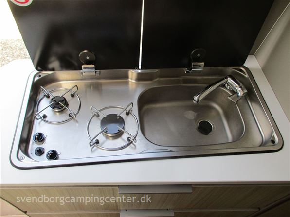 Adria Twin 600 SPX Plus