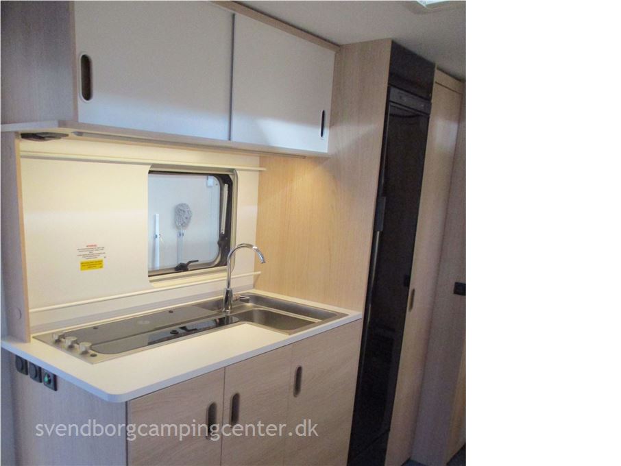 Adria Aviva 522 PT 3 køjer