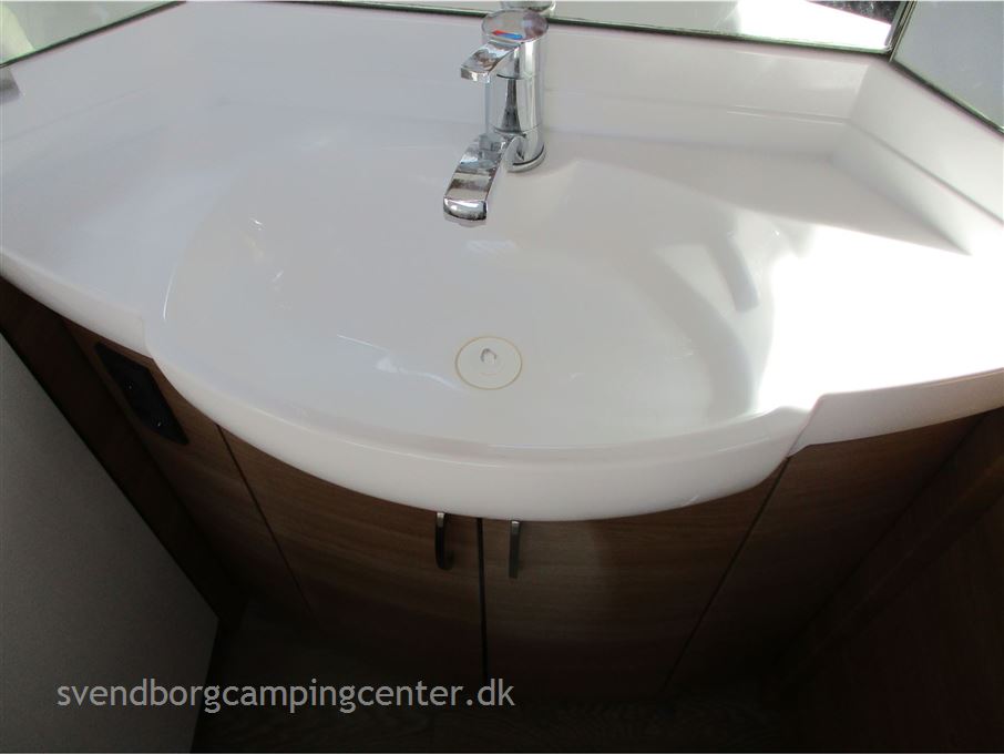 Hobby De Luxe 400 SFE