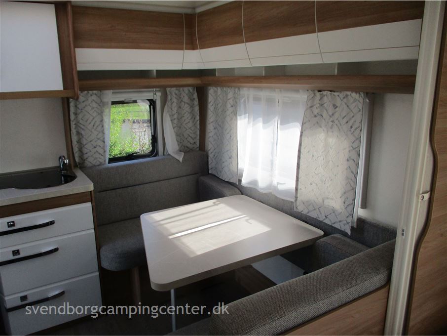 Hobby De Luxe 400 SFE