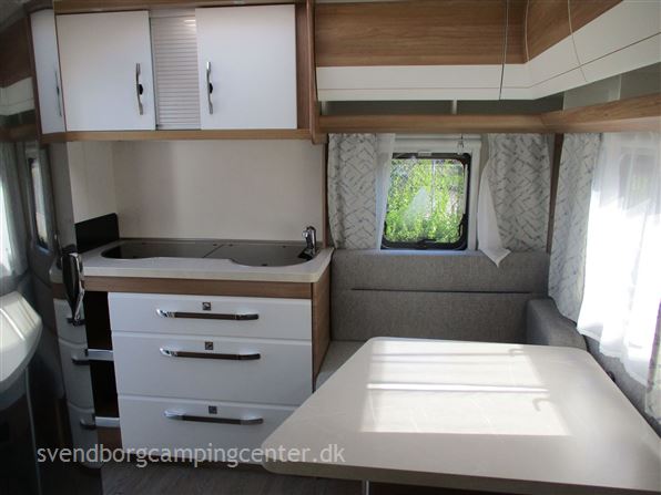 Hobby De Luxe 400 SFE