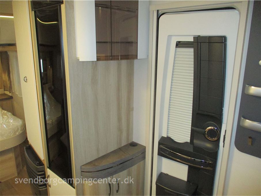 Hobby De Luxe 460 SFf