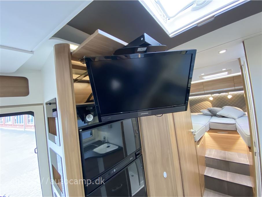 Adria Matrix Axess M670 SL