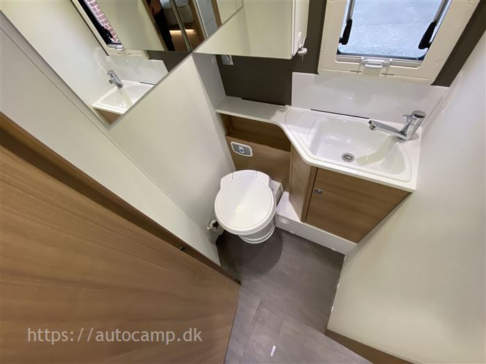 Adria Matrix Axess M670 SL