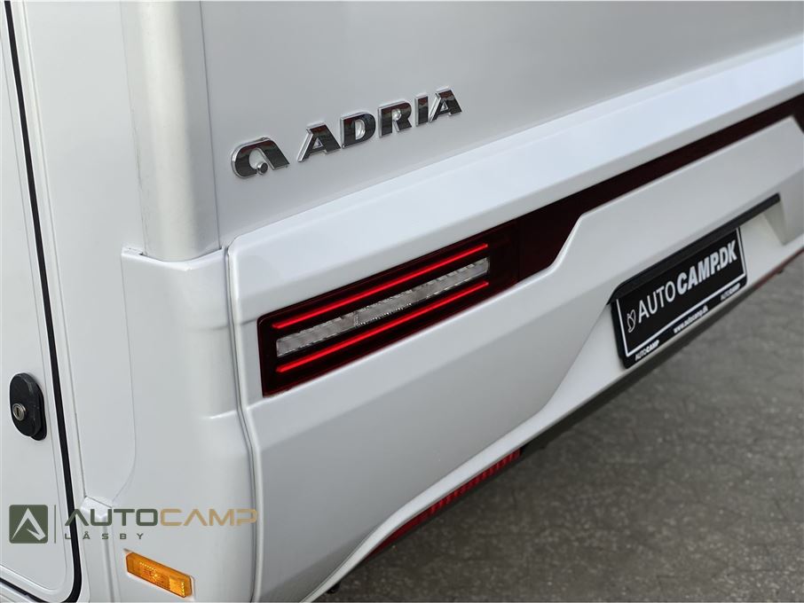 Adria Coral Plus S 670 DL