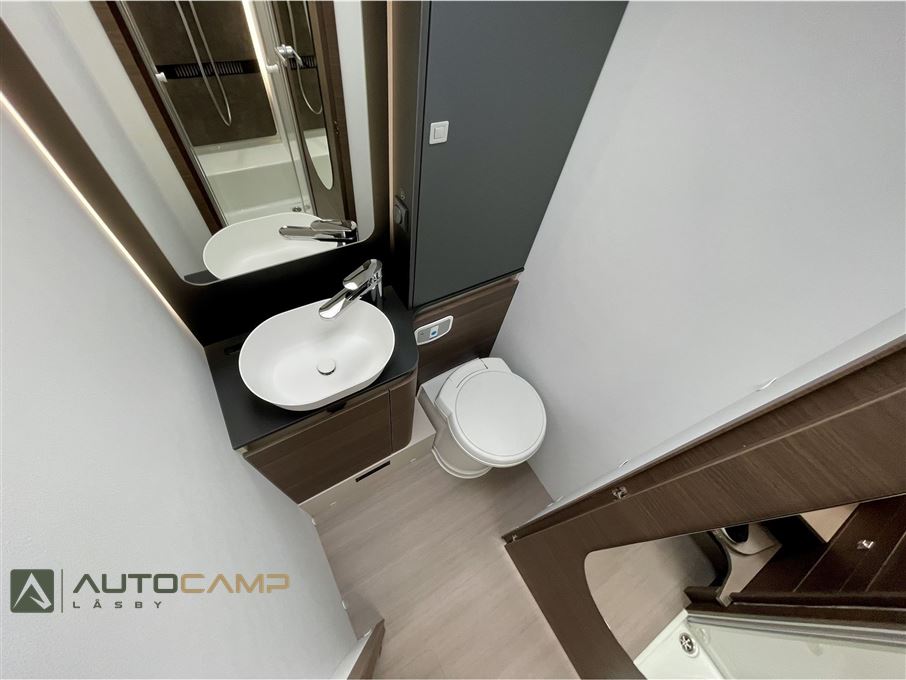 Adria Coral SUPREME S 670 DL