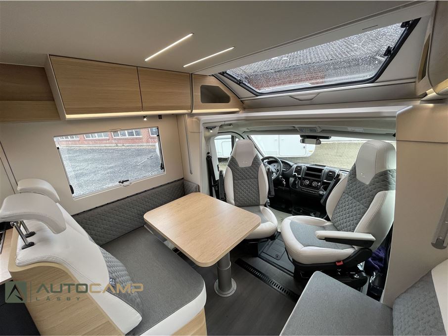 Adria Matrix M670 SL 60Y selection