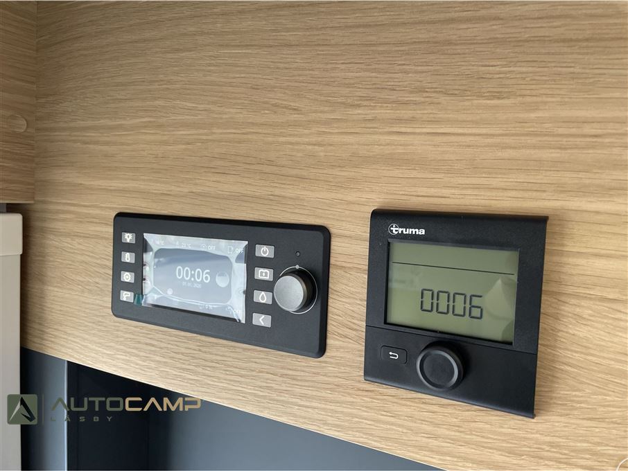 Adria Matrix M670 SL 60Y selection