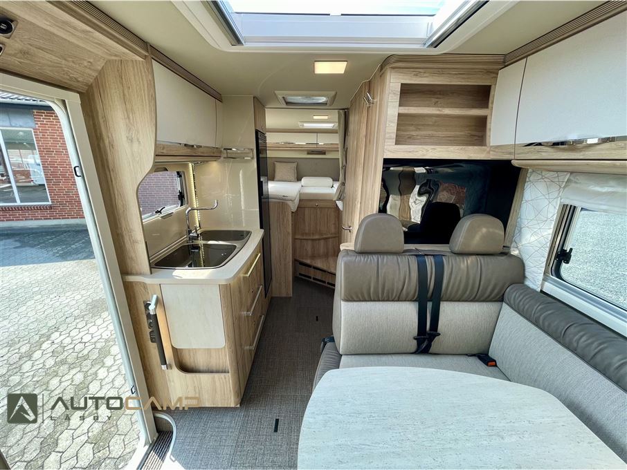 Euramobil Profila T676 EB "Premium Plus"