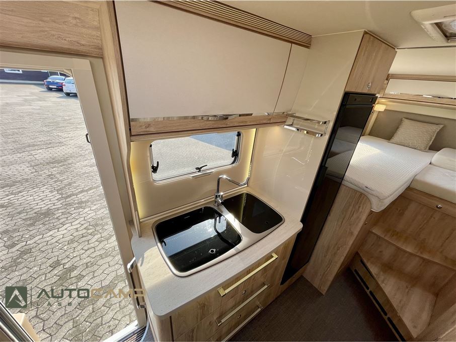 Euramobil Profila T676 EB "Premium Plus"