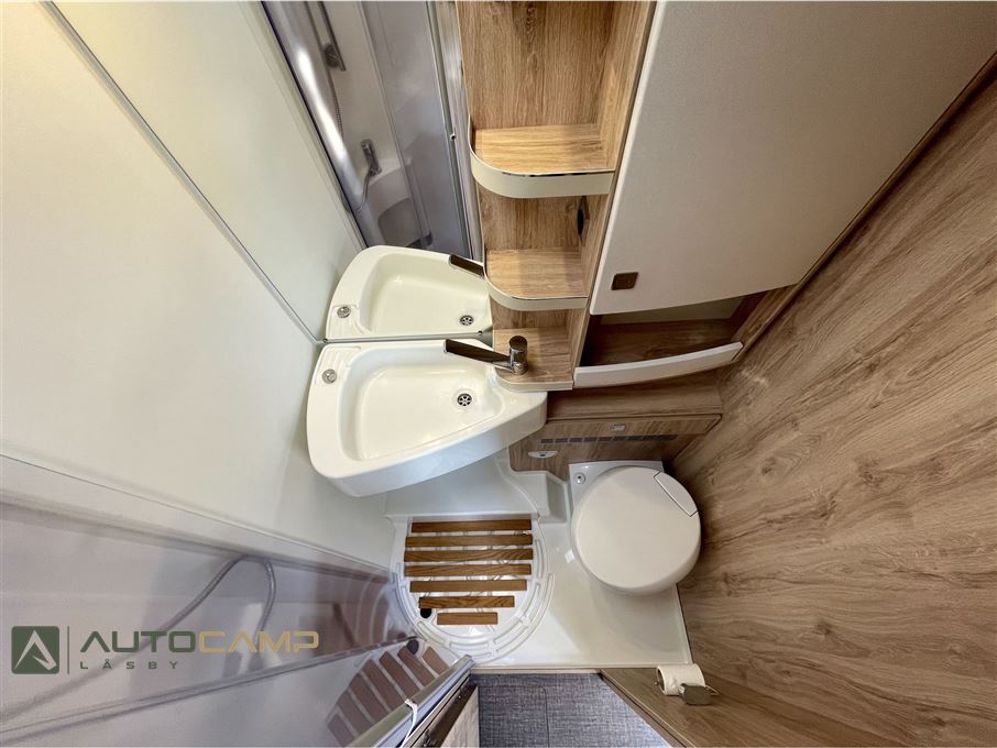 Euramobil Profila T676 EB "Premium Plus"