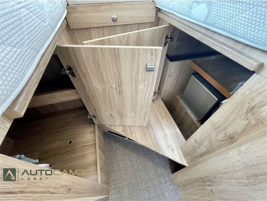 Euramobil Profila T676 EB "Premium Plus"