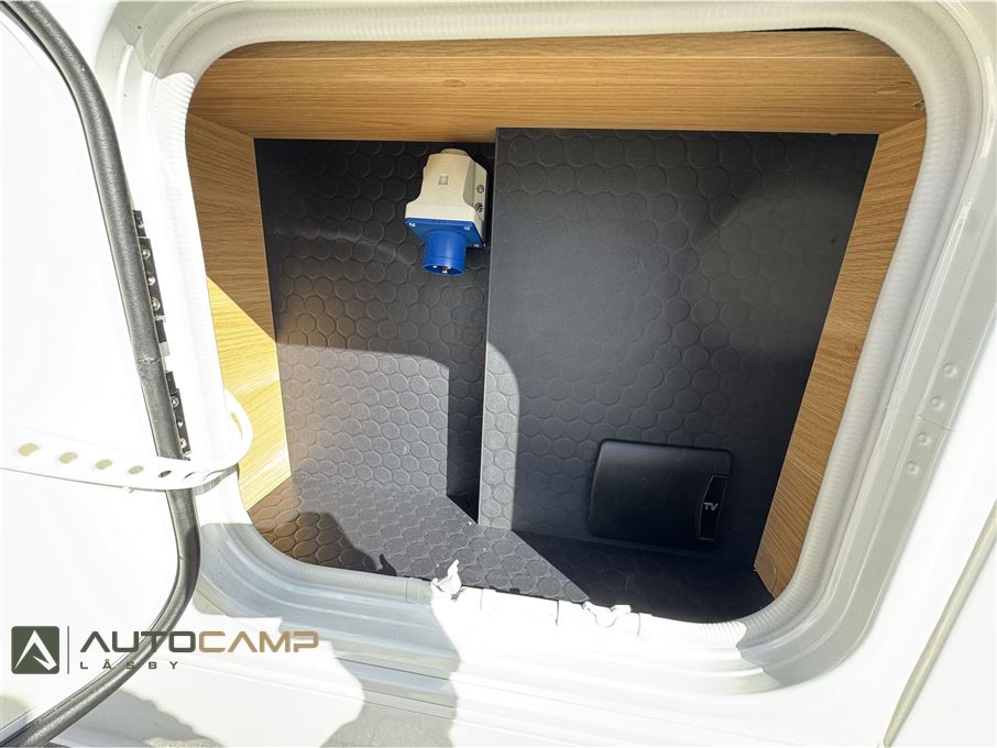 Adria Coral Plus S 670 DC