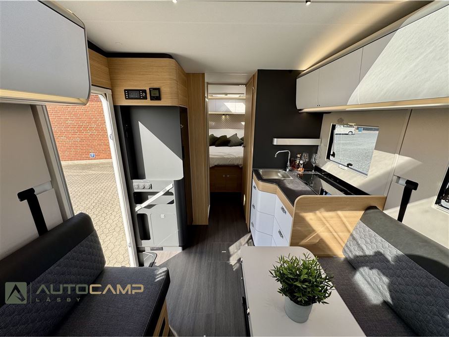 Adria Coral Plus S 670 DC