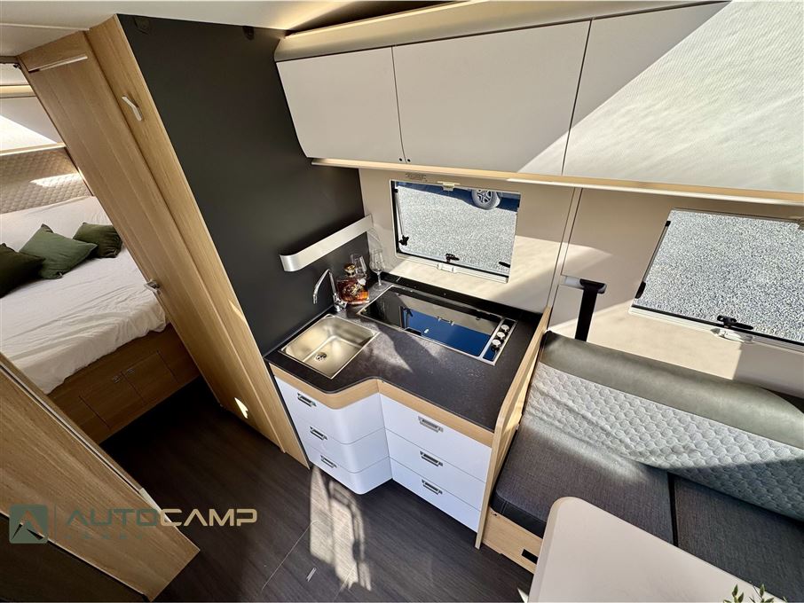Adria Coral Plus S 670 DC
