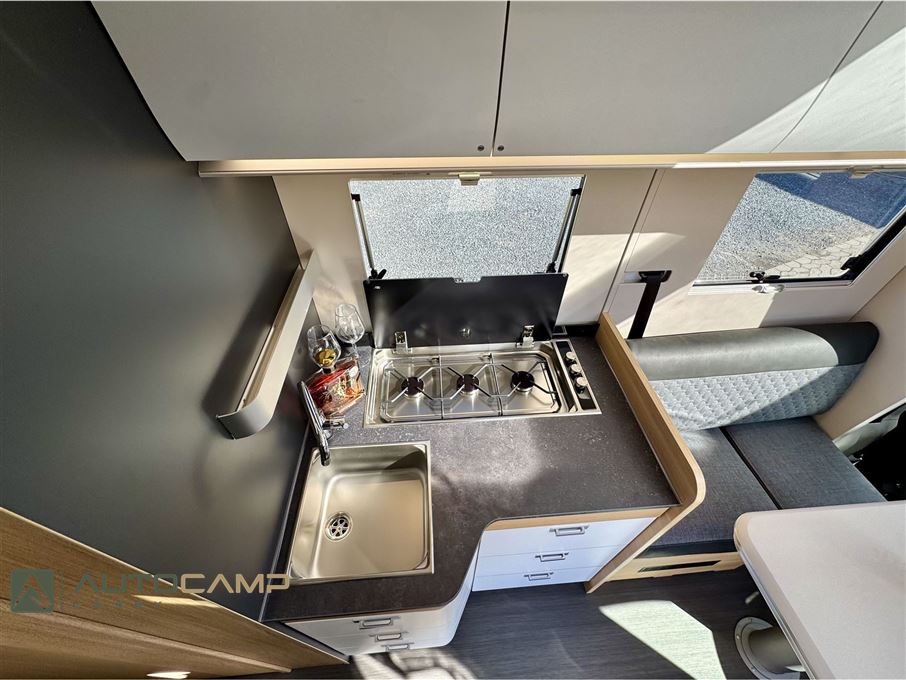 Adria Coral Plus S 670 DC