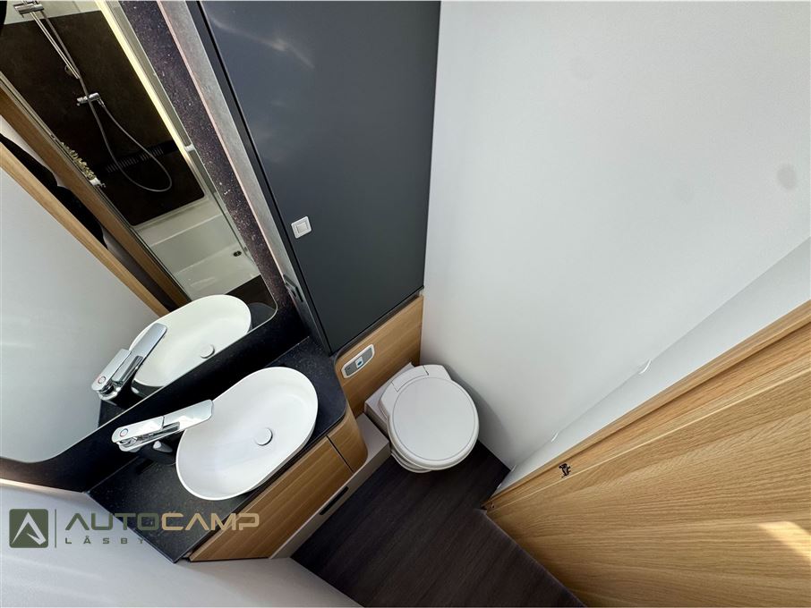 Adria Coral Plus S 670 DC