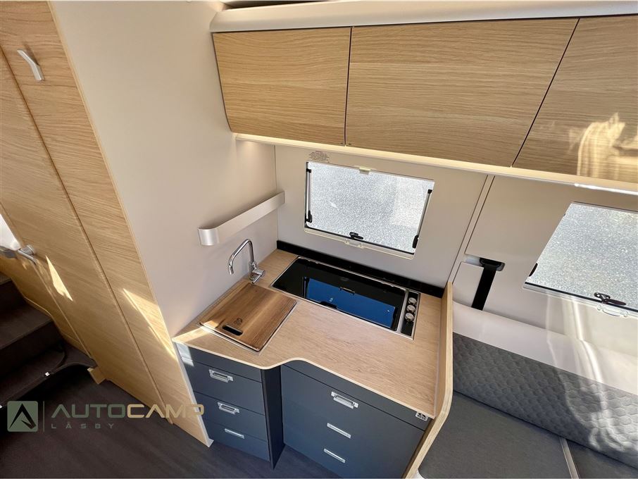 Adria Coral 670 DL 60Y selection