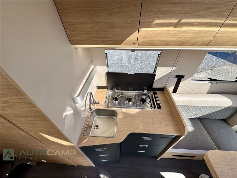 Adria Coral 670 DL 60Y selection